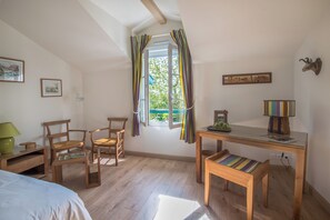 4 slaapkamers, een kluis op de kamer, een bureau, gratis wifi
