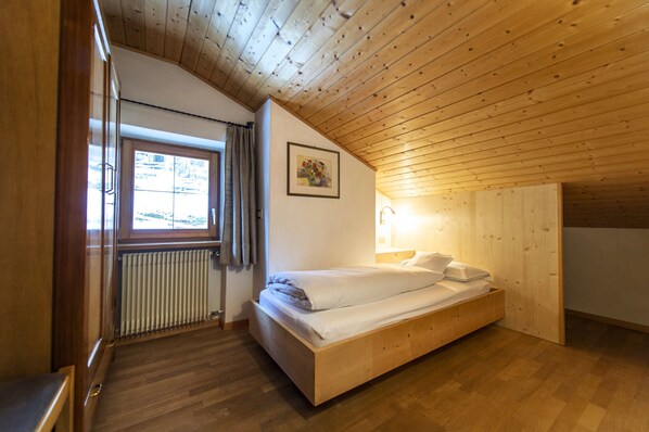 3 chambres, accès au Wi-Fi (inclus), literie fournie