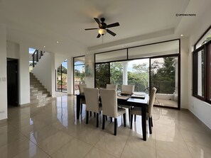 Dining - Villa Blanca: privacy, luxury, and disconnection. Just 2 minutes from the beach! (Esterillos Este)