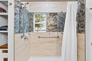 Shower, hair dryer, towels - Dolphin Cove - Dazzling Waterfront Cottage w/ Dock (Ocean Isle Beach)