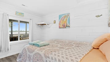 3 bedrooms, iron/ironing board, travel cot, free WiFi