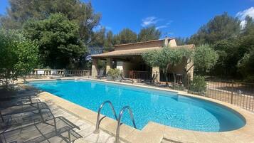 Utomhuspool
