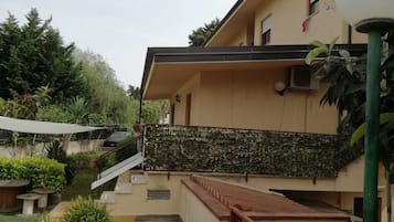 Esterni