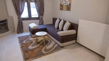 Deluxe Villa | Living room