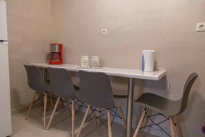 Deluxe Villa | In-room dining - Historic Luxury House Heart of Meteora (Kalabaka)