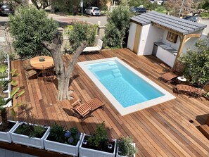 Outdoor pool, a heated pool