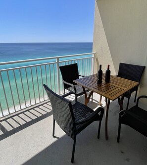 Outdoor dining - Gorgeous View! Spacious Beachfront Condo@Emerald Beach Resort.  (Panama City Beach)