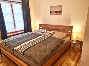 1 bedroom, Internet, bed sheets - Ferienwohnung Berglust 62 qm Separates Schlafzimmer und Terrasse (Sachrang)