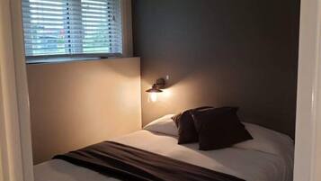 1 bedroom, iron/ironing board, WiFi