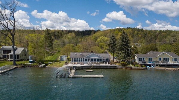 المنشأة من الخارج