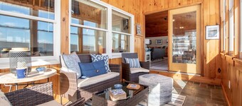 The Kove - Lakeside Living with Spectacular Views!