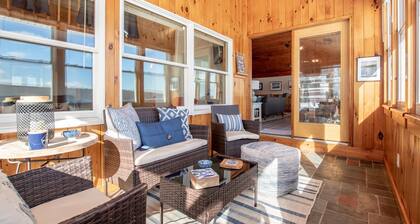 The Kove - Lakeside Living with Spectacular Views!