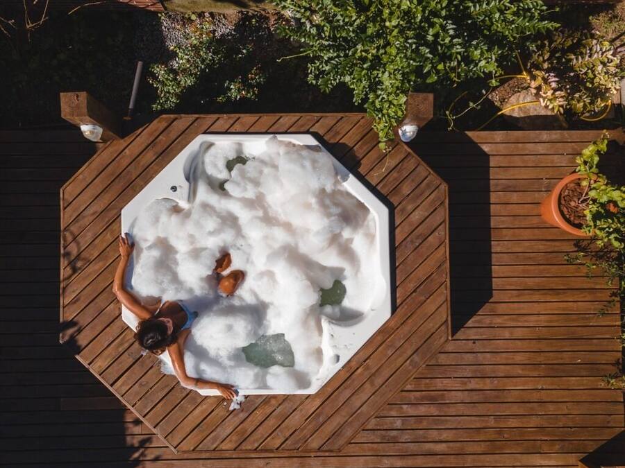 Outdoor spa tub