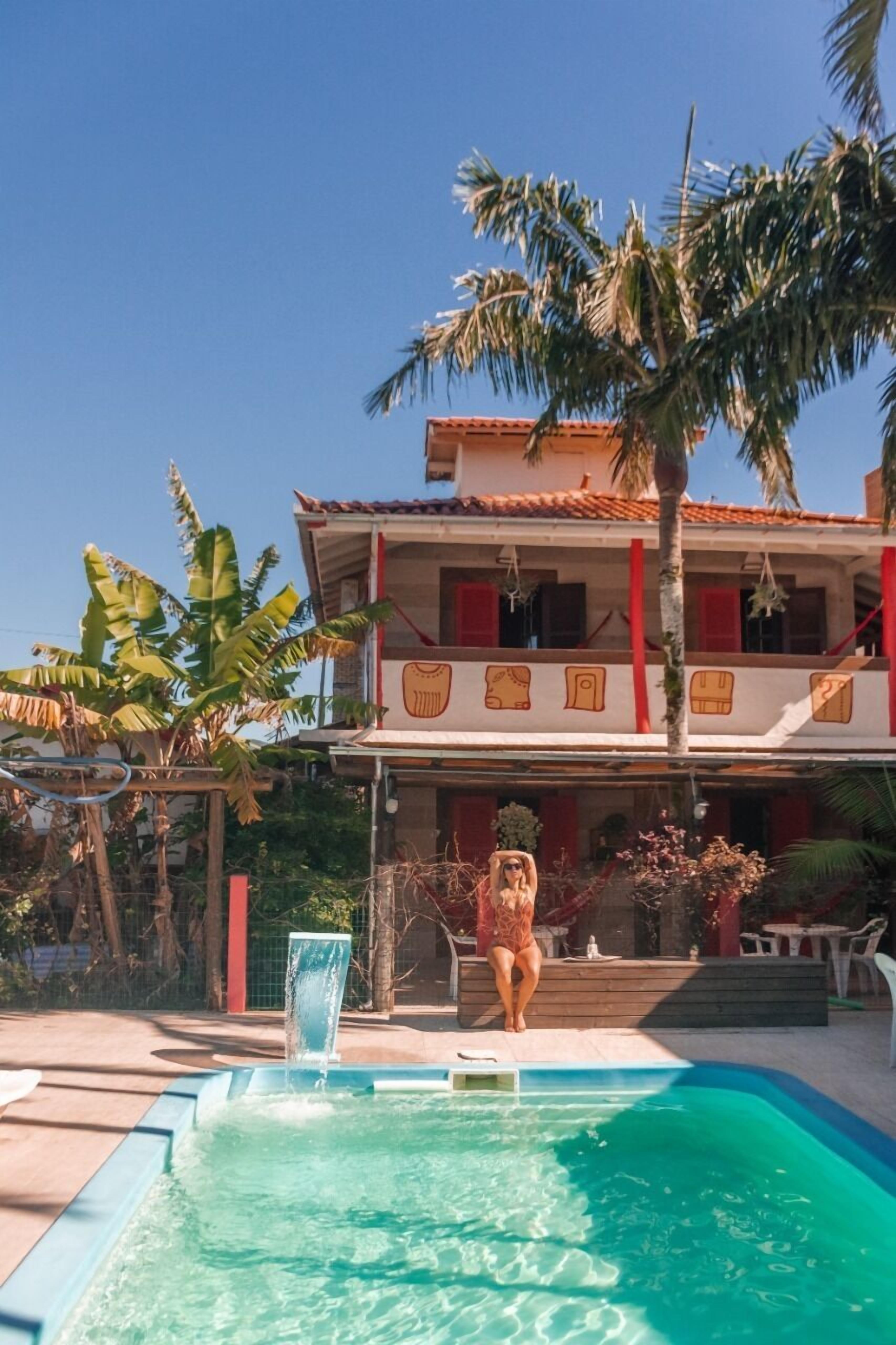 outdoor pool, open 8:00 am to 8:30 pm, pool loungers