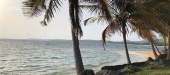OCEAN VIEW GORGEOUS 1 Full Bedroom Apt.BRAND NEW UNIT SPECTACULAR & CHIC. 5Stars