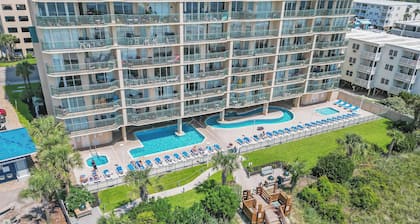 Oceanfront Luxury Top Location Lazy River Pool Grills
