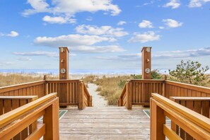 Property grounds - Oceanfront Luxury Top Location Lazy River Pool Grills (North Myrtle Beach)