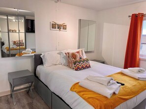 2 bedrooms - Penthouse  8 · Kennedy House 2Bed Beach Front Penthouse + Balcony (Blackpool)