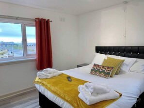 2 bedrooms - Penthouse  8 · Kennedy House 2Bed Beach Front Penthouse + Balcony (Blackpool)