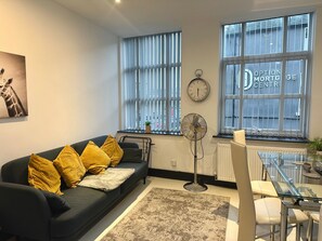 Living area - Crimson 1 · Crimson Suite Winter Gardens 1Bed Apartment (Blackpool)