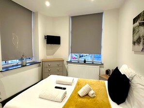 1 bedroom - Crimson 1 · Crimson Suite Winter Gardens 1Bed Apartment (Blackpool)