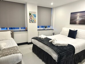 2 bedrooms - Persian 3 · Persian Suite Winter Gardens 2Bed Apartment (Blackpool)