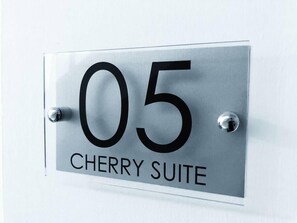 Miscellaneous - Cherry Apartment · Cherry Suite Pleasure Beach 2Bed Apartment (Blackpool)