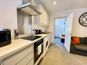 Private kitchen - Winter Gardens Service Apartment 2 (Blackpool)