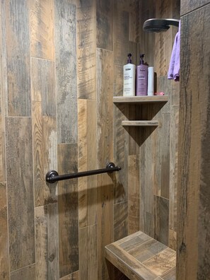 Shower, hair dryer, towels, soap - BEAUTIFUL SOUL REJUVENATING MONTANA CABIN AND LOCATION (Bigfork)