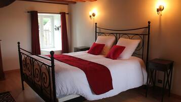 5 slaapkamers, een strijkplank/strijkijzer, reisbedje, gratis wifi