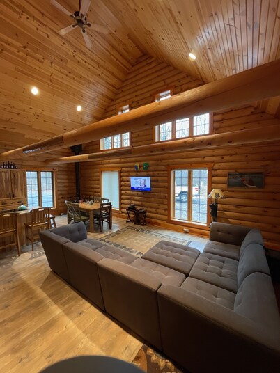 Log cabin secluded on 80 acres