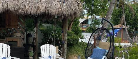 Utendørsbasseng og et oppvarmet basseng