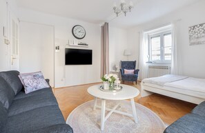 3 slaapkamers, een bureau, geluiddichte muren