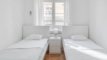 3 bedrooms, desk, soundproofing, iron/ironing board