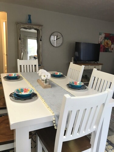 Close to Downtown.  5 min to Airport.  Large 1 Bedroom private condo