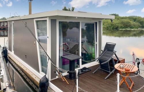 1 bedroom beautiful ship in Loitz