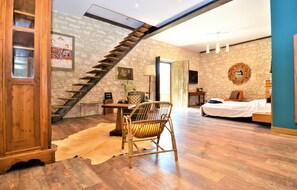 5 bedrooms, free WiFi