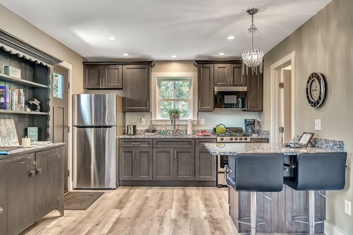 cozy 1 bedroom, 1 bath, sleeps 4 fully equipped apartment