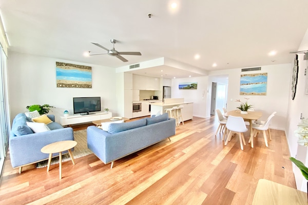 Living room / dining / kitchen