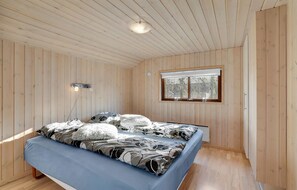 4 bedrooms, travel cot, free WiFi