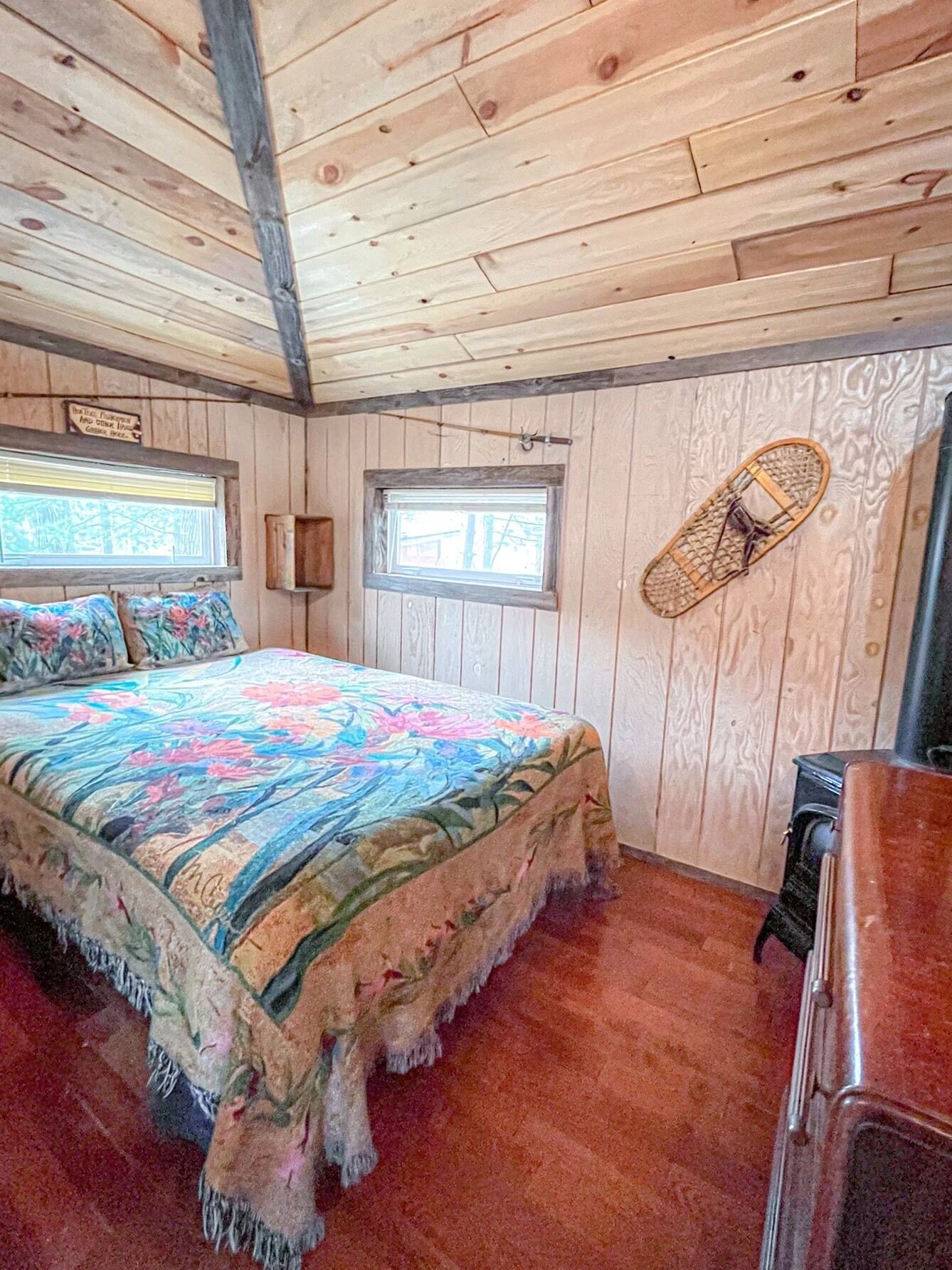 4 bedrooms, desk, travel crib, free WiFi