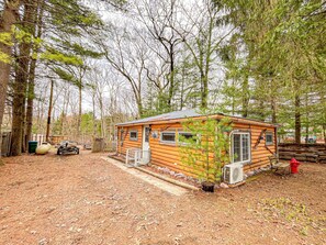 Exterior - Private,backyard BBQ,campfire, kayak,fish,Wis Dells,UTV,hike,winery,swim,pets, (Oxford)
