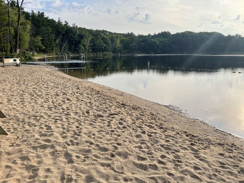 Private,backyard BBQ,campfire, kayak,fish,Wis Dells,UTV,hike,winery,swim,pets,