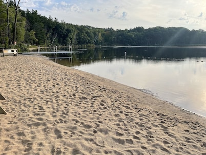 Private,backyard BBQ,campfire, kayak,fish,Wis Dells,UTV,hike,winery,swim,pets,