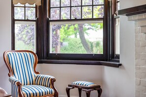 Interior - 4 bedroom stone home walking distance to the best restaurants (Tanunda)