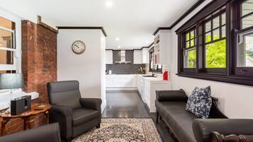 TV, fireplace, stereo