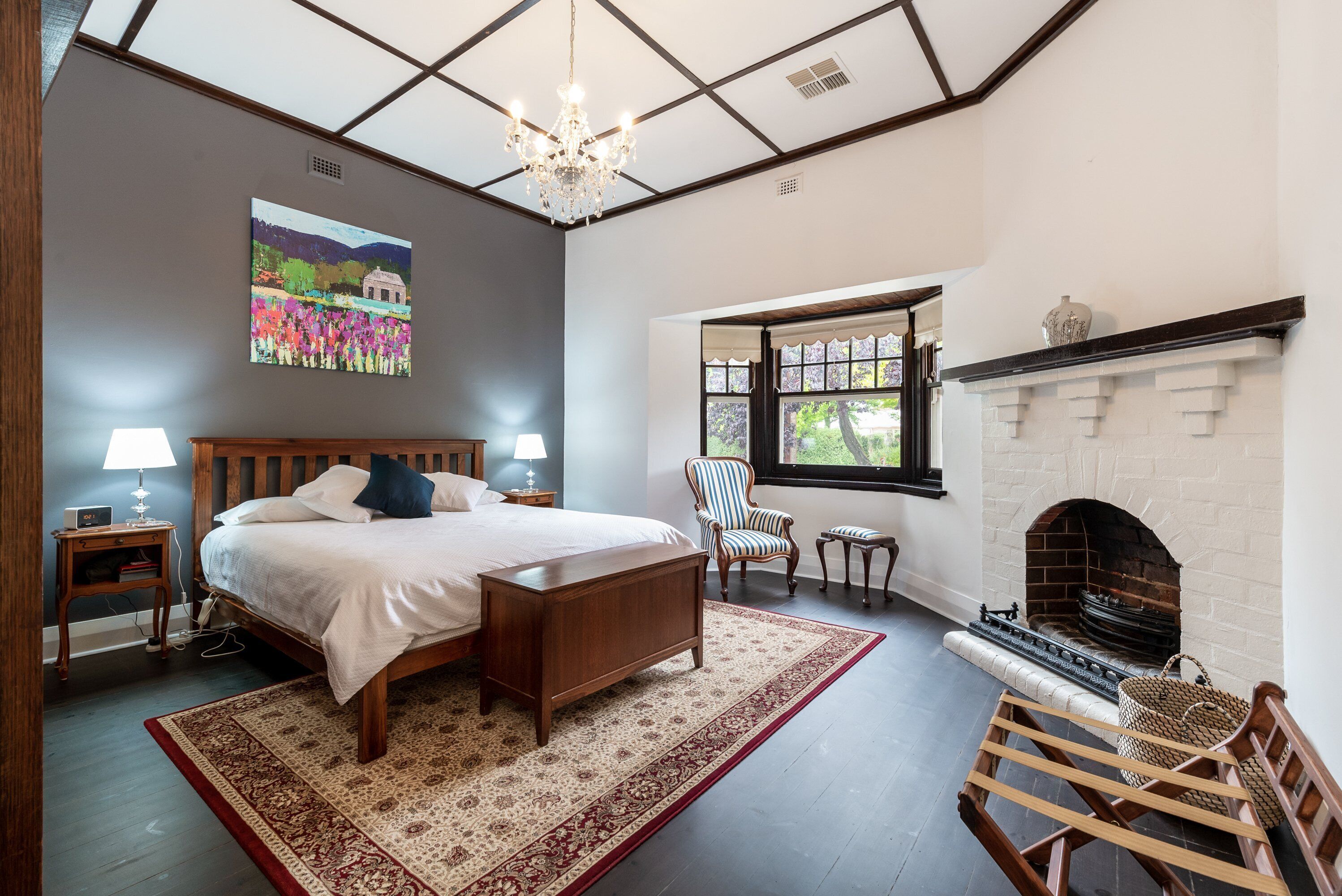 4 bedrooms, iron/ironing board, Internet, bed sheets