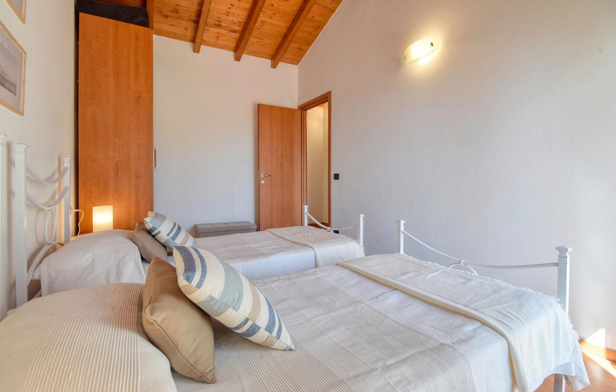 2 camere, culla da viaggio, Wi-Fi gratuito