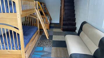 3 bedrooms, WiFi, bed sheets