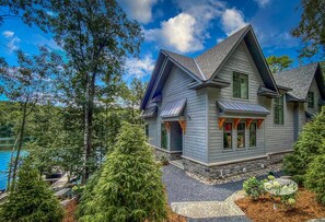 Exterior - 3bdrm 3 bath lakehouse in Dwight. Faces south! All day sun! Unlimited Wifi! (Dwight)